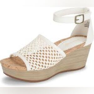 Baretraps Marta Women's Cream Sandals white size 7
